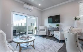 4048 Stylish Condo In Hillcrest Mission Hills